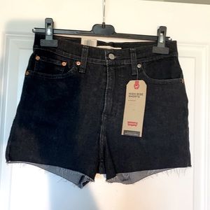 Levi’s High-Rise Distressed Denim Shorts 6 / W28